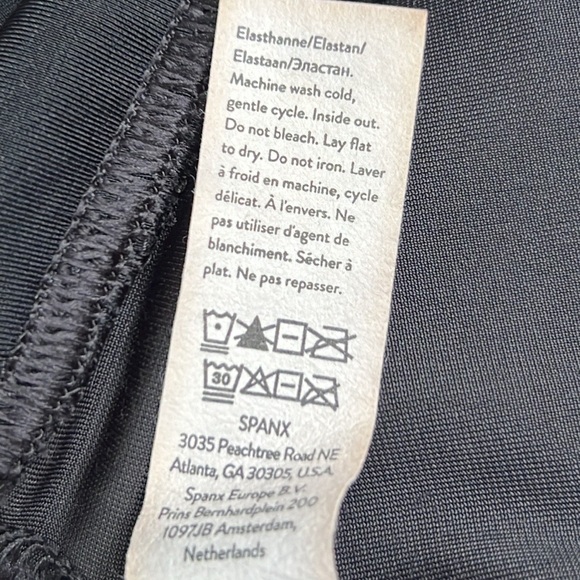 Spanx black Velour leggings. Super soft. Dress up or down. Size Medium. - Picture 5 of 9